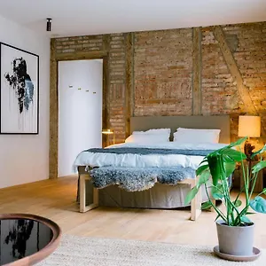 Feldberg Atelier - Courtyard Maisonette Apartment